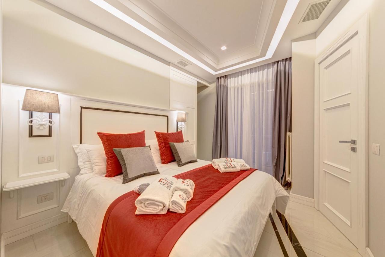 Apartamento S&T Luxury House In Plebiscito Square Nápoles Exterior foto